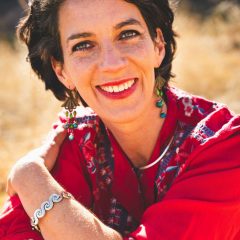 Jan 24 @ 7:30pm  LINDSAY FACKNITZ Come Sit and Sing with Me